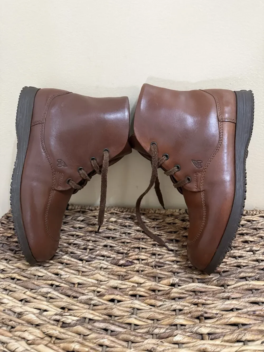 Hogan brow leather boots 37.5 handmade outwear Italian boots 5.5/ 6.5